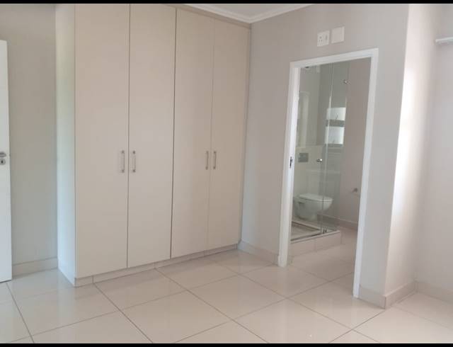 2 BEDROOM APARTMENT FOR SALE IN UMHLANGA RIDGE